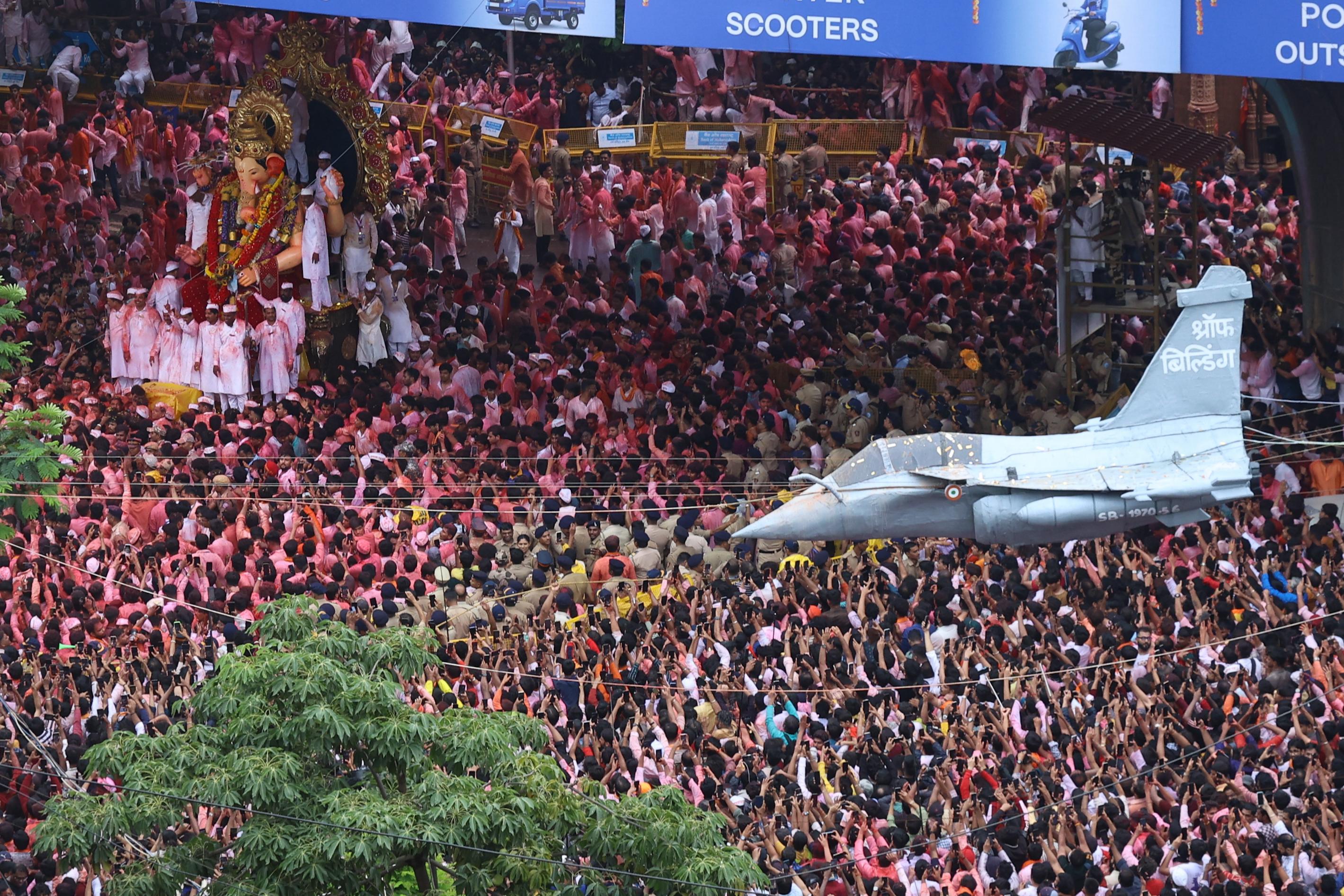 Mumbai Ganpati Visarjan 2025 photos