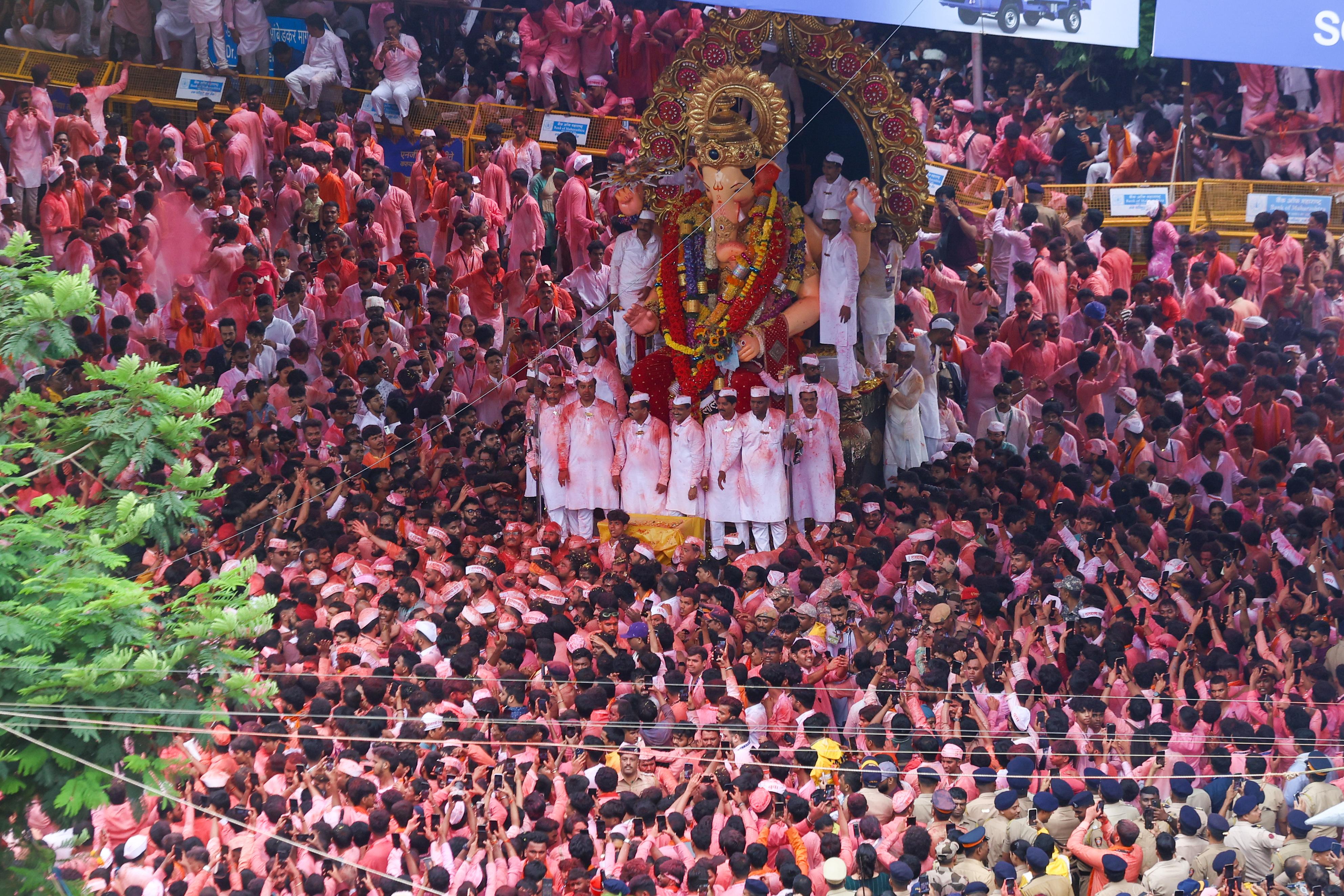 Mumbai Ganpati Visarjan 2025 photos