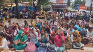 Shahapur protest NHM staff beating thalis against government contractual health workers in Maharashtra launch indefinite strike