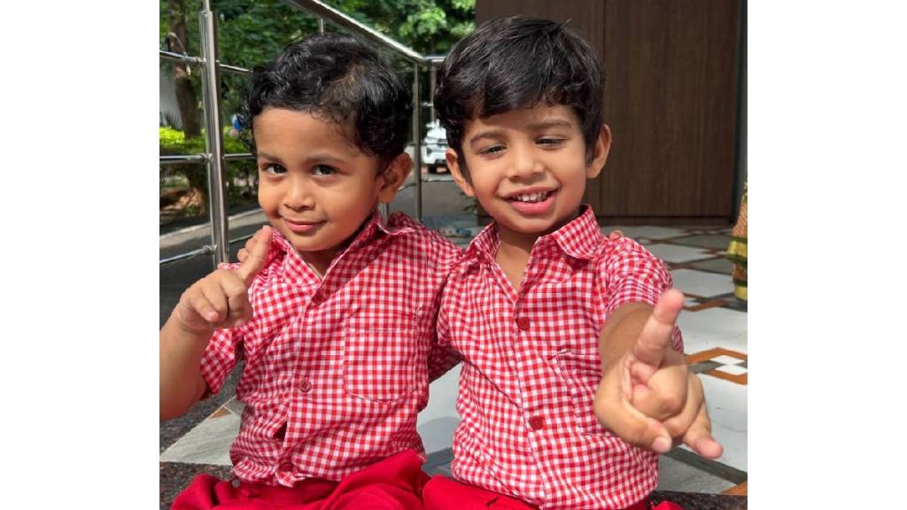 Nandurbar District Magistrates children admitted to Tokartalav Anganwadi for education