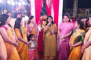 Navneet Ranas amazing Garba dance in Amravati