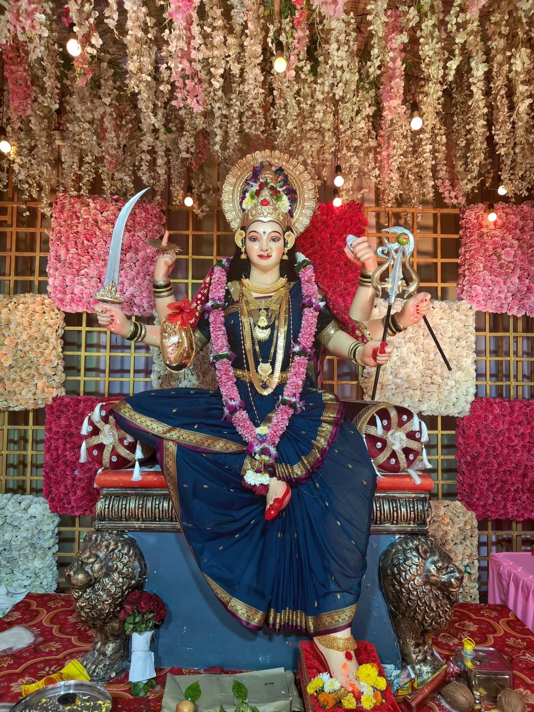 Navratri 2025 Marathi Actress Blue Saree