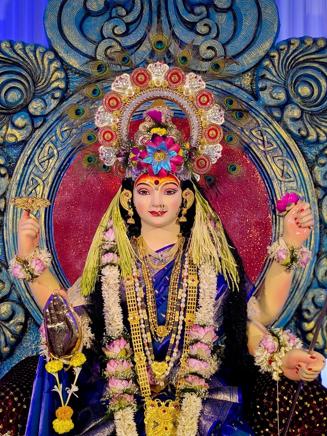 Navratri 2025 Marathi Actress Blue Saree