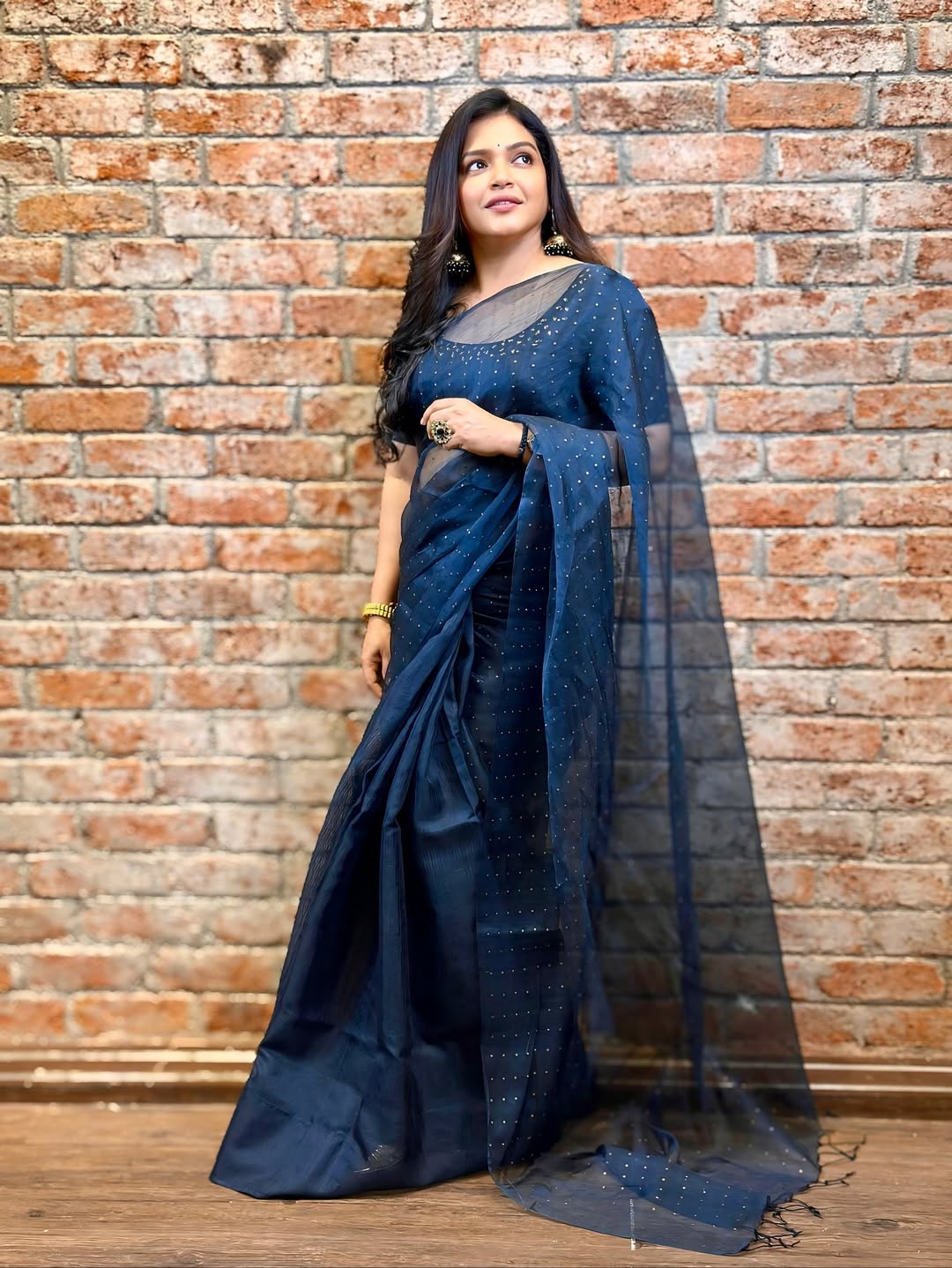 Navratri 2025 Marathi Actress Blue Saree