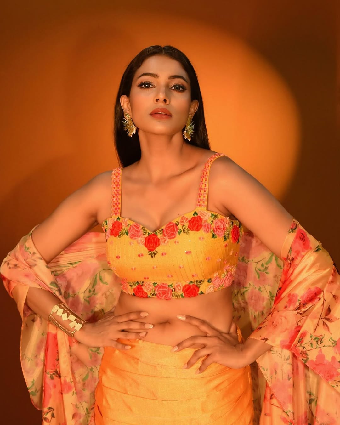 Nayannah Mukey Yellow Saree Look