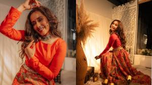 Photos : ‘लाल रंग म्हणजे शक्ती, जिद्द आणि उत्सव’ म्हणत तेजस्विनी लोणारीने शेअर केला देखणा लूक