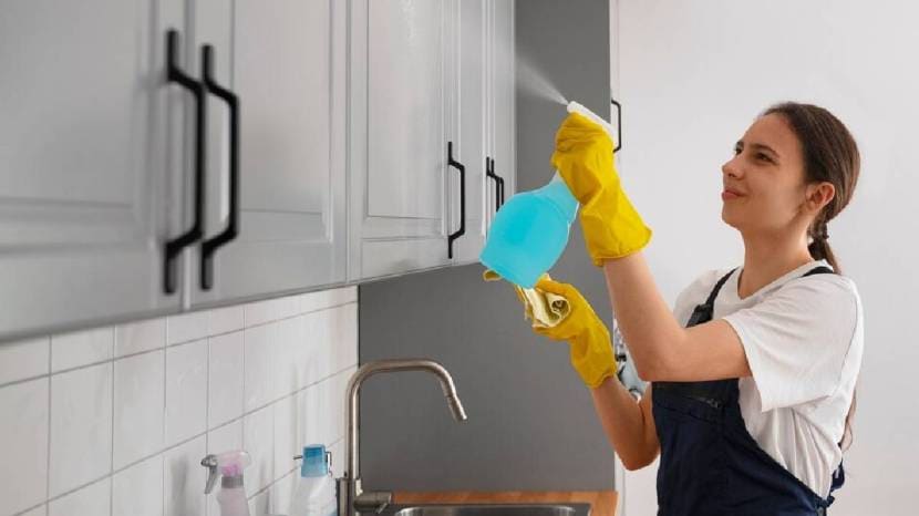 How to make wood furniture clean