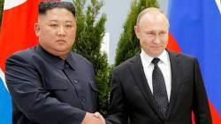 Kim Jong Un : ग्लॉस उचलला, खुर्ची पुसली; पुतिन यांच्या भेटीनंतर किम जोंग उन यांच्या अंगरक्षकांनी सर्व पुरावे मिटवले? व्हिडीओ व्हायरल