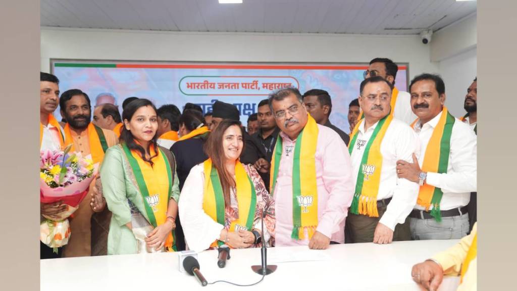 before Ulhasnagar municipal elections key team of Omi Kalani members joined BJP