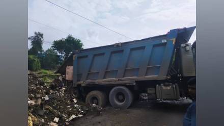 vasai after highway jams internal roads see congestion five booked for blocking mandovi Vajreshwari road