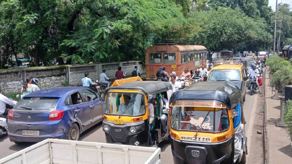 nashik due to poor response tender for 28 parking lots postponed