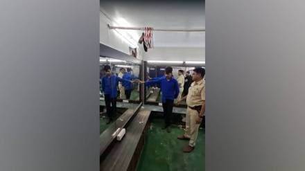 police raided mira roads tarzan bar rescued 12 girls booked 21 customers for obscenity