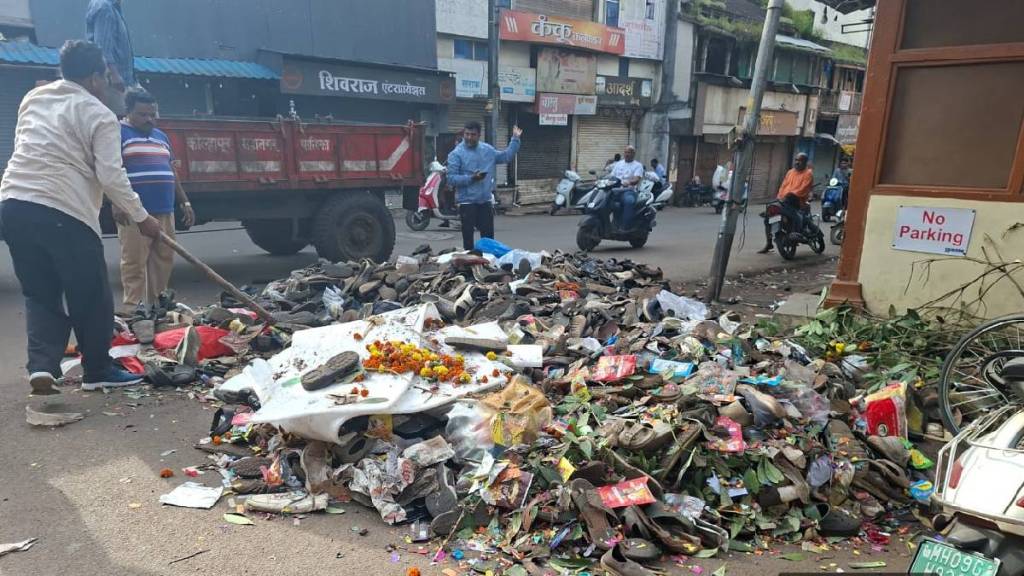 after ganesh Visarjan in Kolhapur piles of slippers were seen scattered across the city