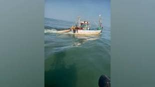 Sawantwadi after fishermens protest fisheries department detained three ratnagiri trawlers for illegal Malvan fishing