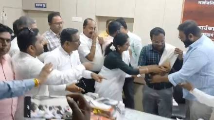 leaders from all parties met highway officials in Pen honored them and demanded immediate road work