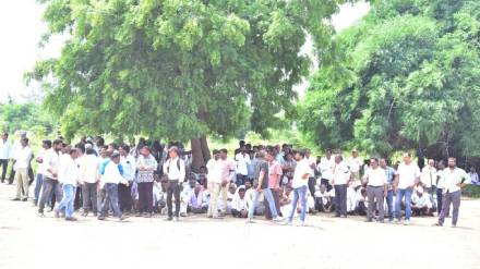 nagpur adani industries groups coal mine Project opposed by local citizens before public hearing local citizens standing there