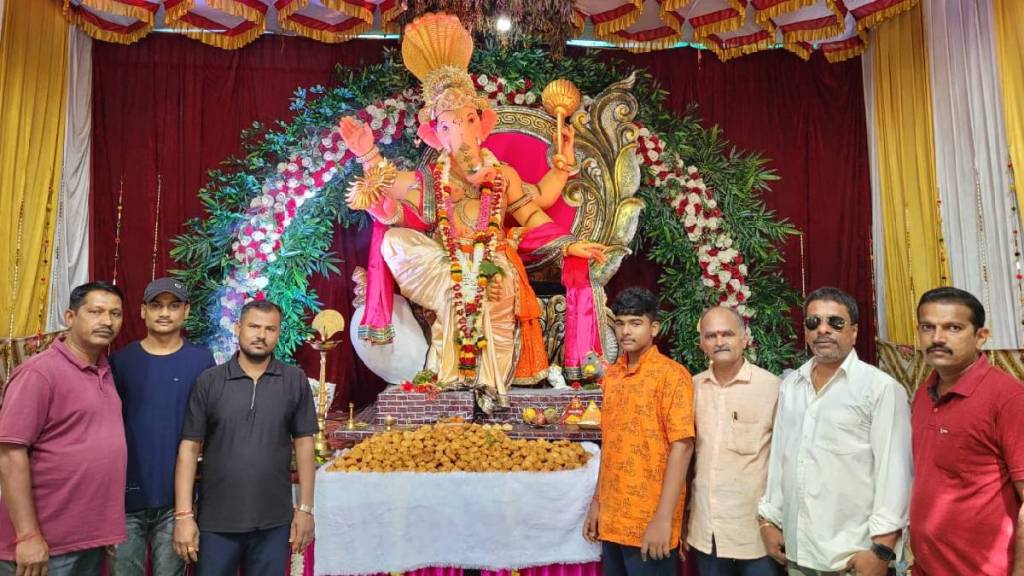 Hindu Muslim youth in Salaiwada united to celebrate ganesh chaturthi showing communal Unity