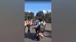 viral video of students with snakes prompts satara traffic Police to act against minors parents