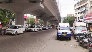 pune municipal Corporation spent crores of rupees to build flyover to resolve traffic congestion on Sinhgad road
