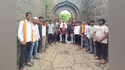 vitthalbuva inamdar urged youth to protect forts key to Shivaji Maharajs Swarajya vitthalbuva inamdar urged youth to protect forts key to Shivaji Maharajs Swarajya
