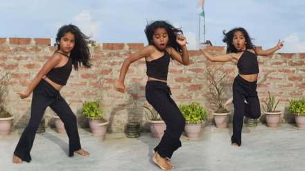 Small Girl dance on Mera Man Dole Mera Tan Dole