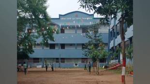 dead poisonous centipedes found in mid day meal at bhandara school