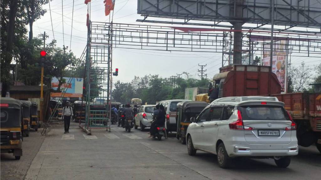 Ambernath traffic congestion, Badlapur traffic problems, Ganesh festival traffic, welcome arches traffic delay,
