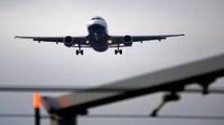 Plane Landing : विमान लँडिंगसाठी आलं, पण एअर ट्रॅफिक कंट्रोलरला झोप लागली अन् सिग्नल न मिळाल्याने विमानाने तासभर हवेतच घातल्या घिरट्या