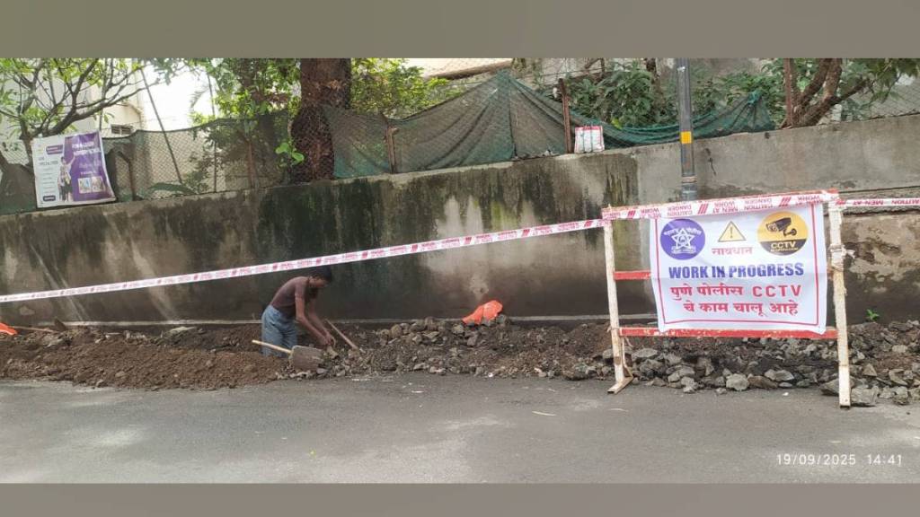 commissioner orders pune pothole free roads