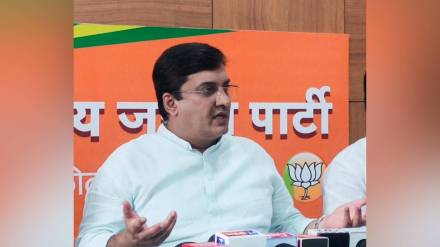 Gokul dairy elections, Dhananjay Mahadik, Kolhapur political dispute, Satej Patil controversy, voting resolution bribery,