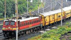 Railway Employees Bonus: रेल्वे कर्मचाऱ्यांसाठी दिवाळीआधी मोदी सरकारचं मोठं गिफ्ट; बोनसला मंजुरी, खात्यात किती पैसे जमा होणार?