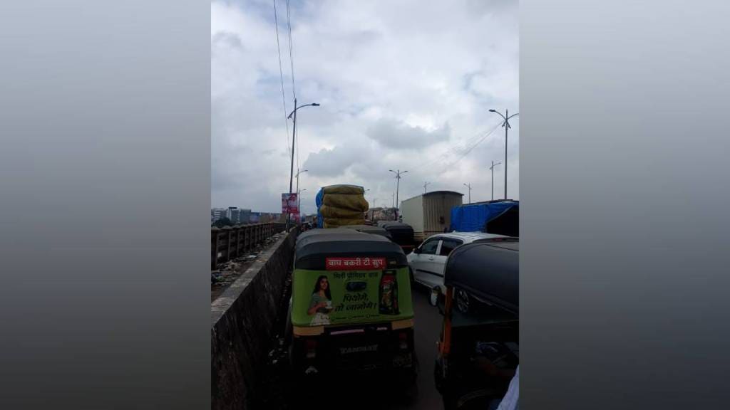 traffic jam on Bhiwandi Kon-Kalyan road, Kalyan Bhiwandi traffic, Bhiwandi congestion, Kalyan road jams, Mumbai to Nashik highway traffic,