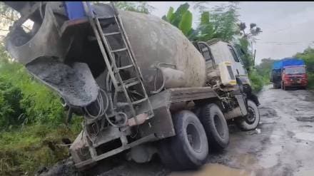 palghar Kelve Kapase road is in poor condition