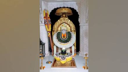 sant gajanan maharaj sansthan donated rs 1 11 crore to CM relief fund for flood victims