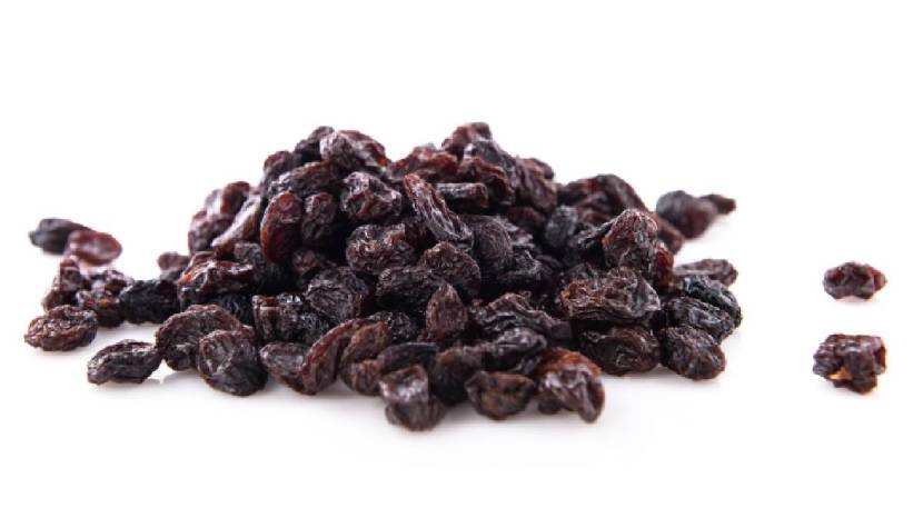 Benefits Of Drinking Soaked Black Raisins water