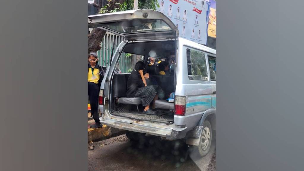 parents send children by Private transport to school transporting students is unsafe
