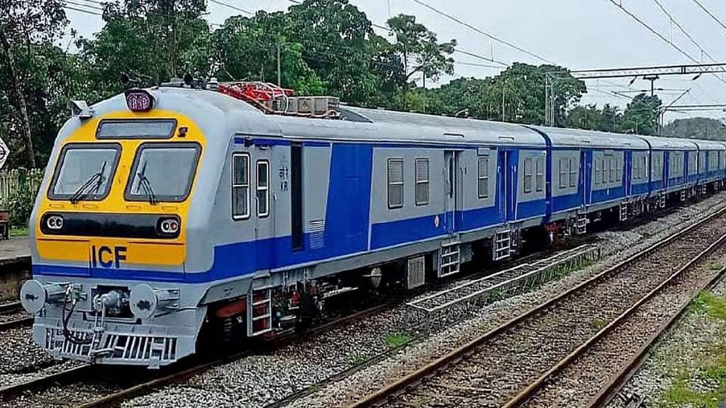 increasing response from passengers Badnera nashik road unreserved MEMU train