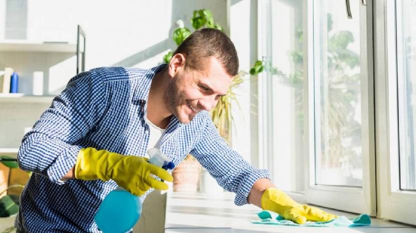 How to make wood furniture clean
