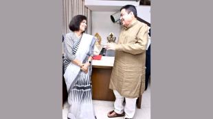 Nitin Gadkari meets first female vicechancellor of Mahatma Gandhi International Hindi University positive discussion