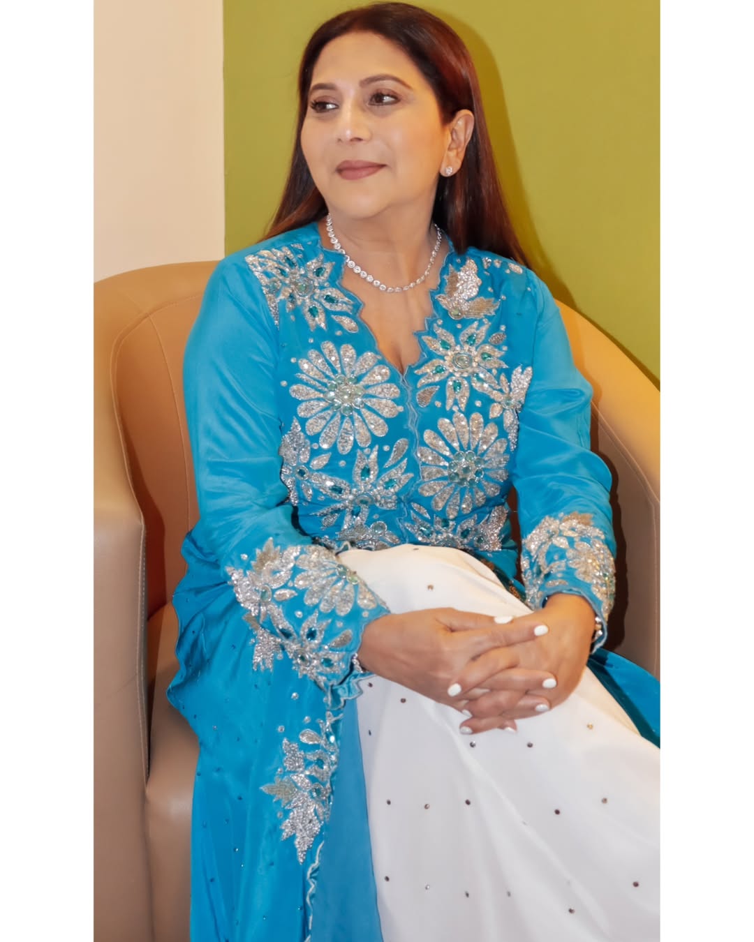 Nivedita Ashok Saraf Bin Lagnachi Goshta