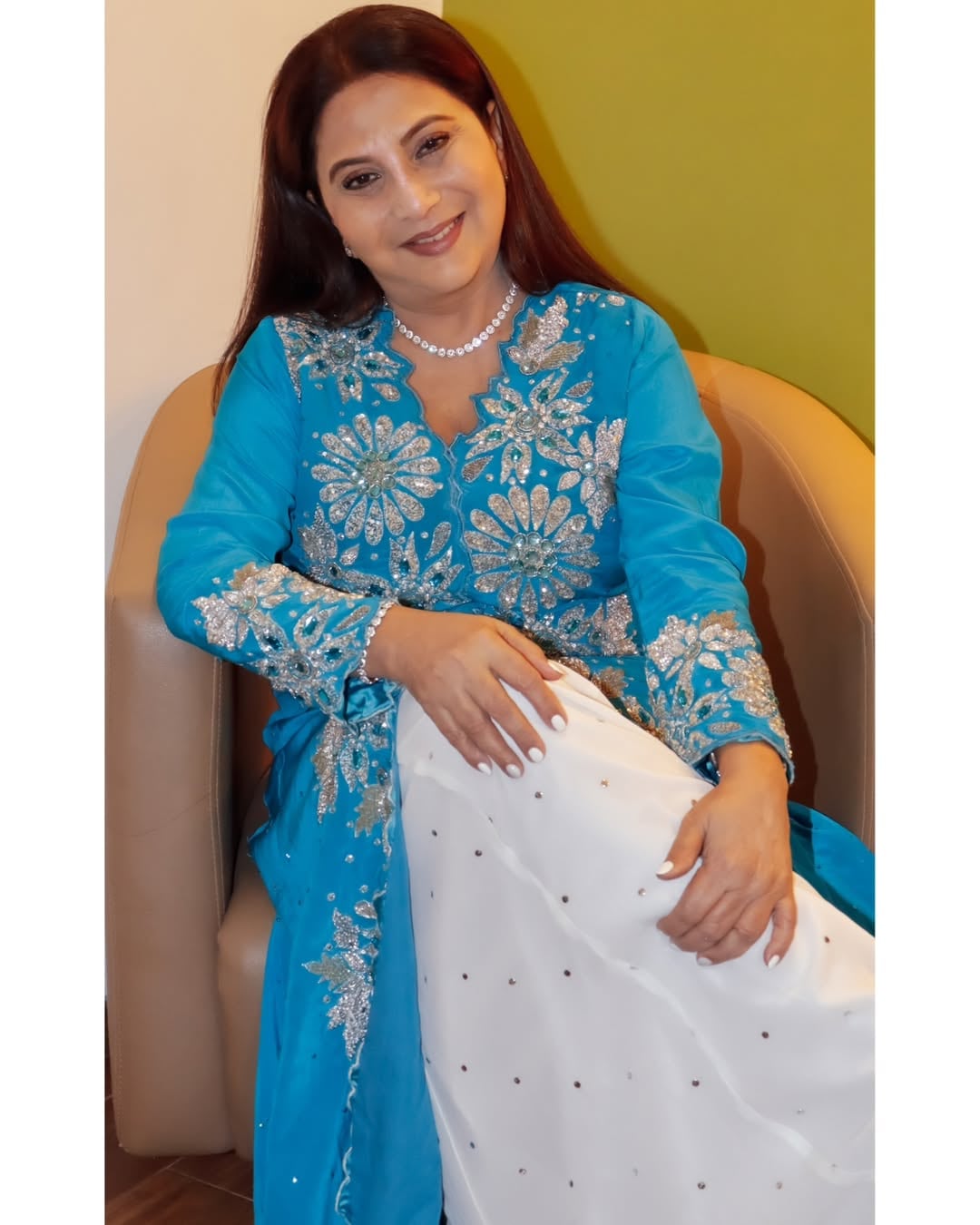 Nivedita Ashok Saraf Bin Lagnachi Goshta
