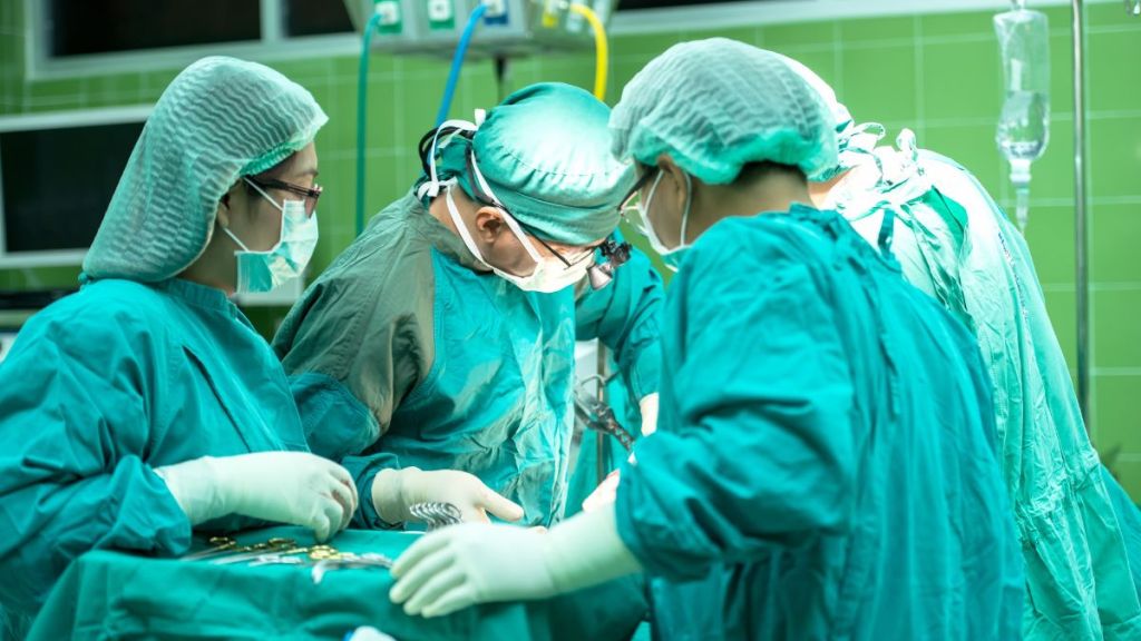 Pakistani Doctor Opeation Theater