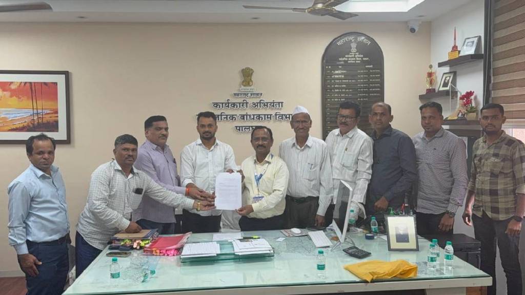 The poor condition of the roads in Palghar; Road Struggle Committee demands action