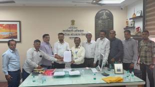 The poor condition of the roads in Palghar; Road Struggle Committee demands action