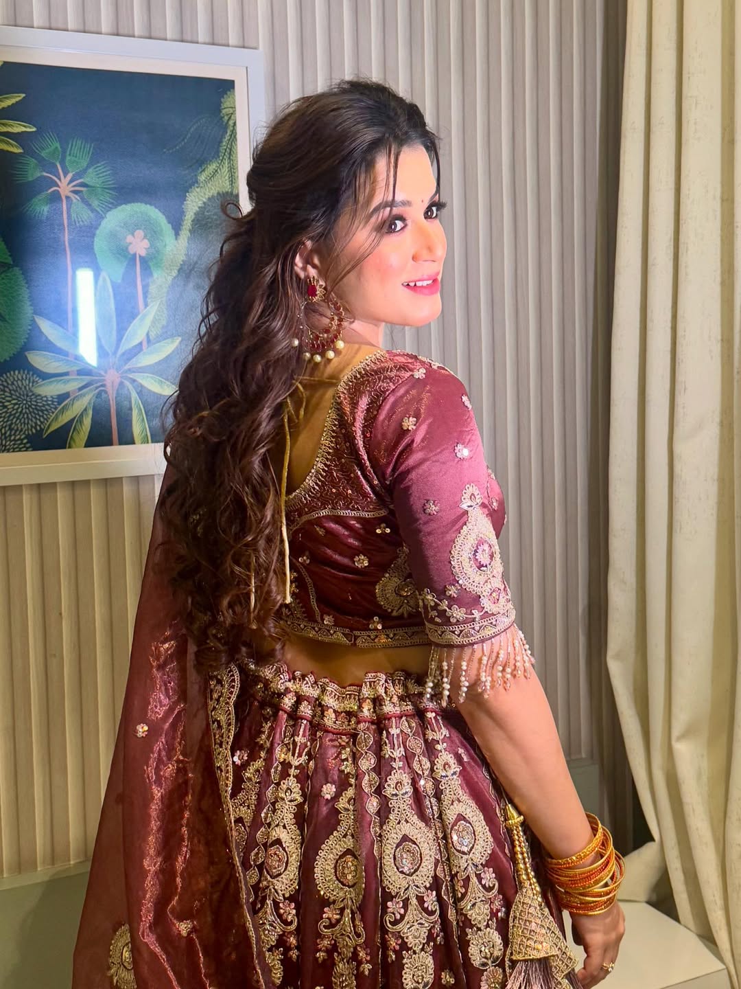 Prajakta Gaikwad Garba Look 2025