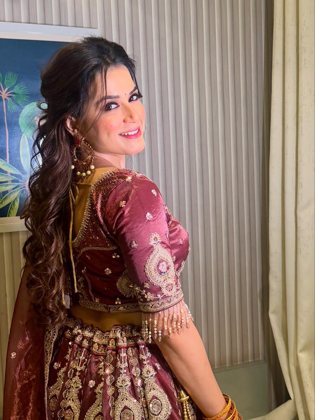 Prajakta Gaikwad Garba Look 2025