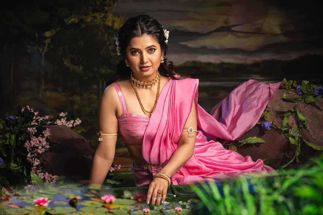 Prajakta Mali Paithani Saree Look
