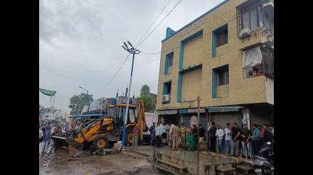 Action against illegal construction by gangster Tipu Pathan