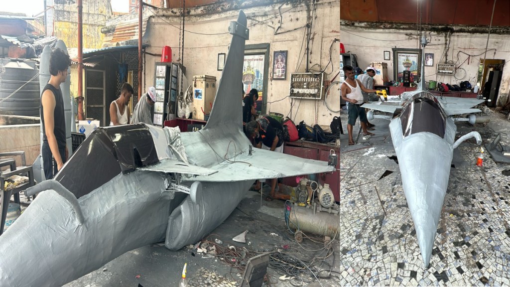 Rafale Fighter Jet Replica Highlights Ganpati Celebration in Mumbai