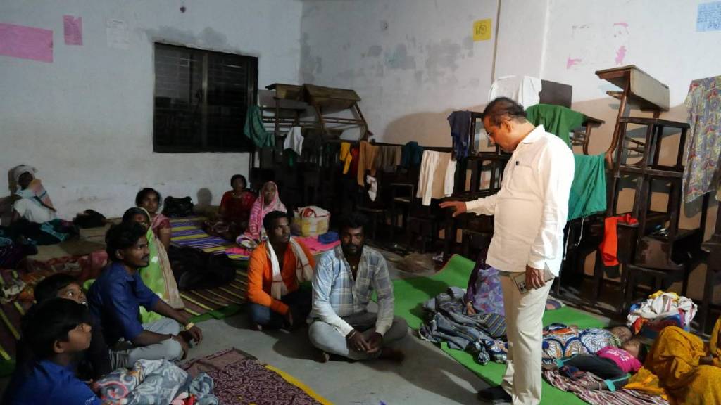 jayakwadi dam water release flood godavari river jalna Rajesh Tope helping flood victims